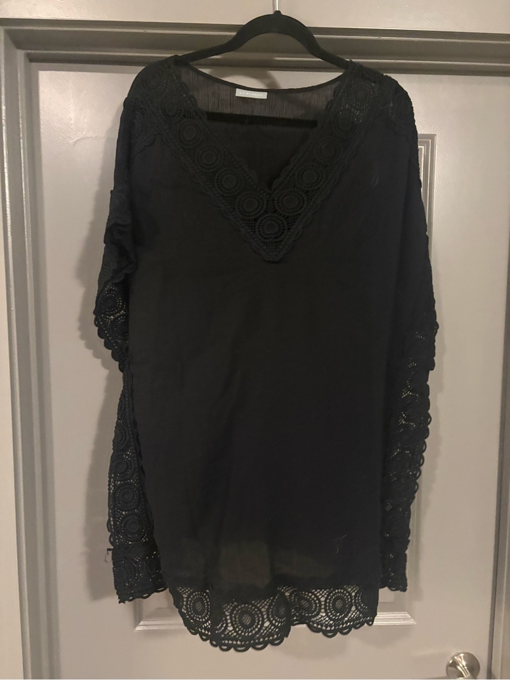 La Blanca Black Crochet-Trim V-Neck Women's Tunic Top
